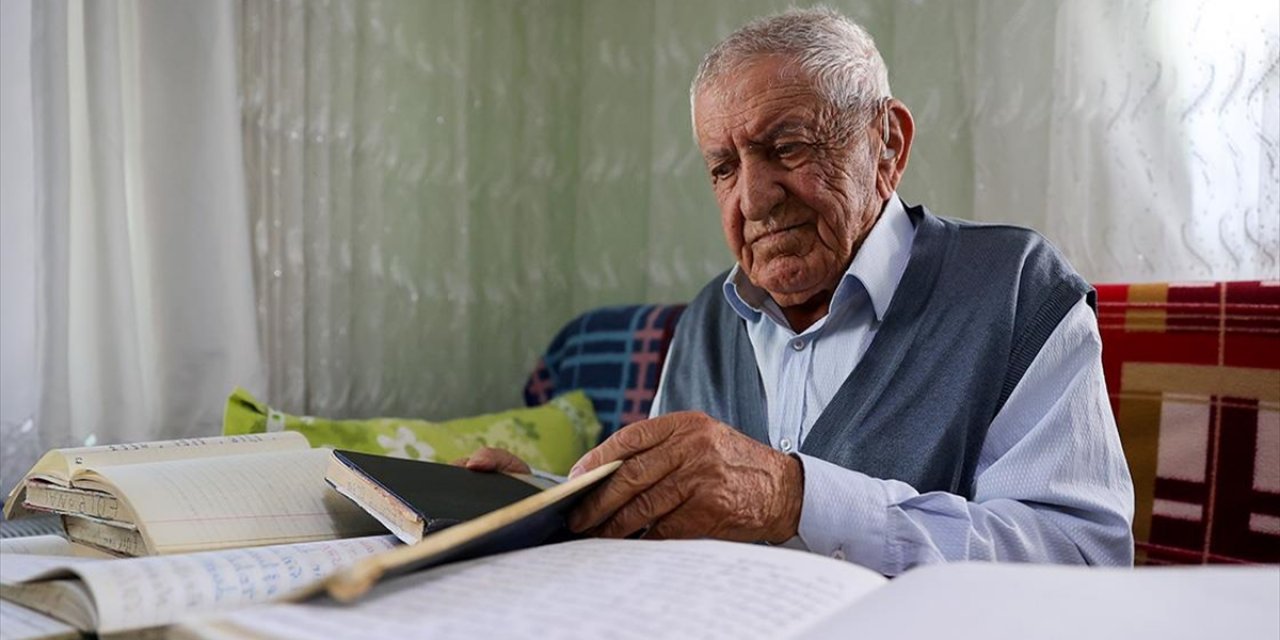 Kendi Çabasıyla Okuma Yazma Öğrenen 89 Yaşındaki Şair, Şiir Tutkusundan Vazgeçmiyor