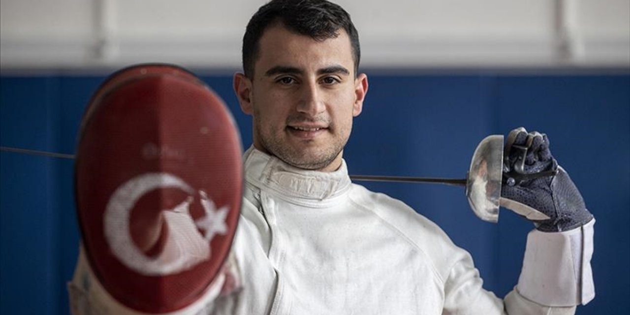 Milli Para Eskrimci Hakan Akkaya, Tayland'daki Dünya Kupası'nda Bronz Madalya Aldı