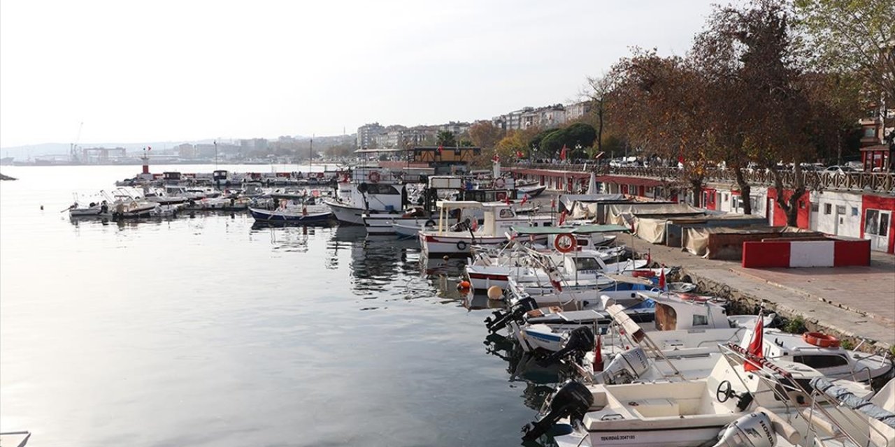 Tekirdağ'da Deniz Ulaşımı 5 Gündür Süren Lodosun Etkisini Yitirmesiyle Normale Döndü