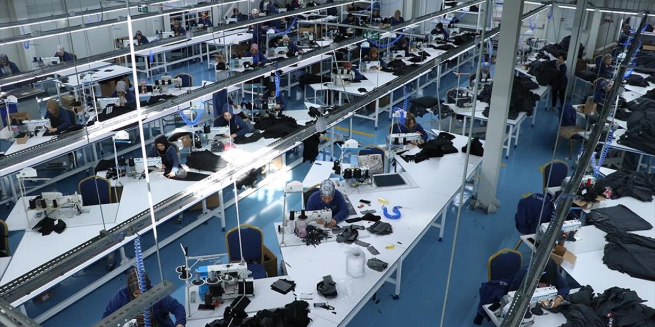 Eski Cezaevi 100 Kadının Çalıştığı Tekstil Fabrikasına Dönüştü