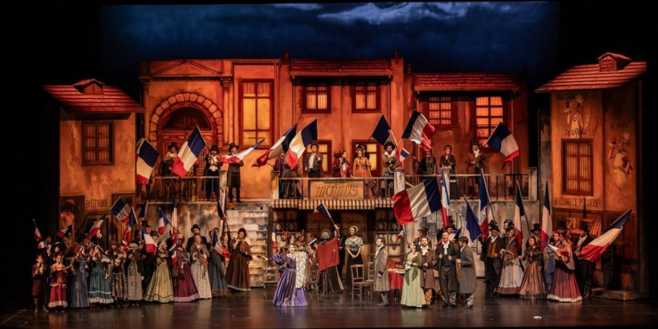 "La Boheme" Eserinin Prömiyeri AKM'de Gerçekleştirildi