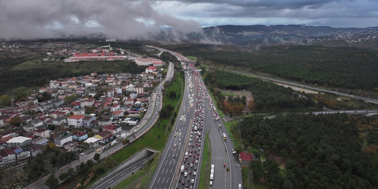 İstanbul'da Trafik Yoğunluğu Yüzde 90'a Ulaştı