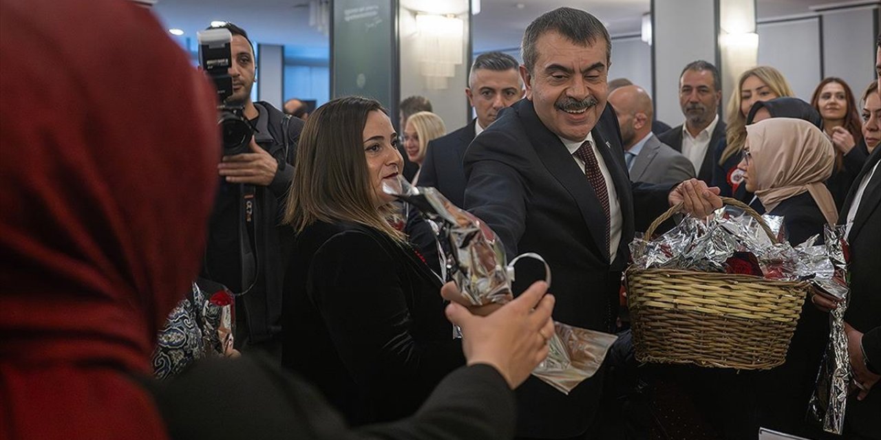 Bakan Tekin, 24 Kasım Etkinlikleri Kapsamında 81 İlden Gelen Öğretmenlerle Buluştu