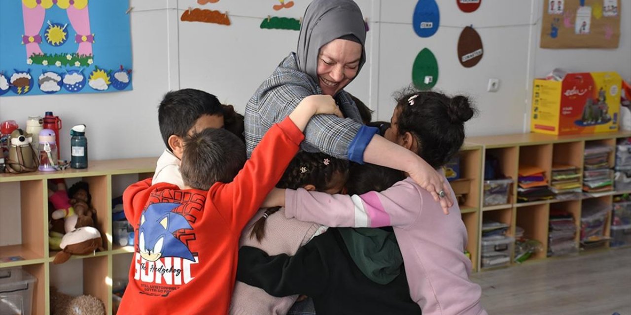 Çiğdem Öğretmeni Memleket Özlemi de Kanserle Mücadelesi de Şırnak'tan Koparamadı