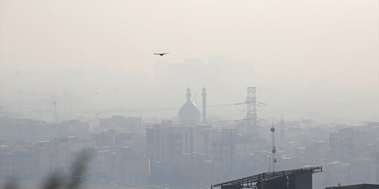 İranlı Yetkili: Tahran'da Hava Kirliliğinin Yüzde 22'si Motosiklet Kaynaklı