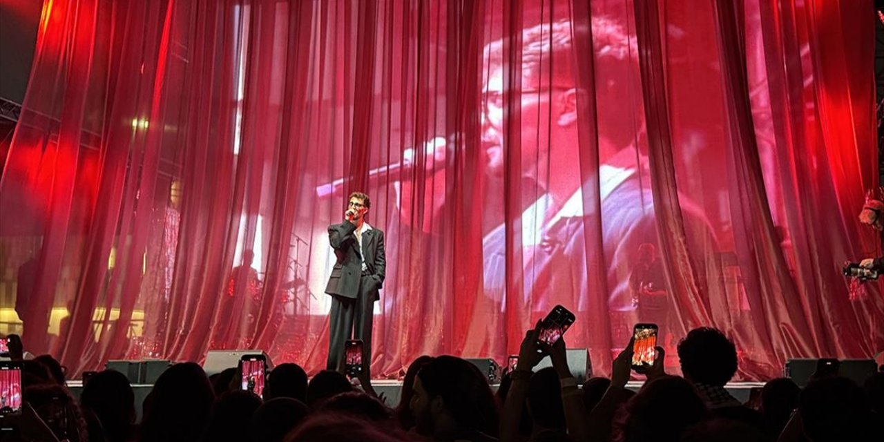 Saint Levant, Doha Konserinde "Özgür Filistin" Çağrısı Yaptı