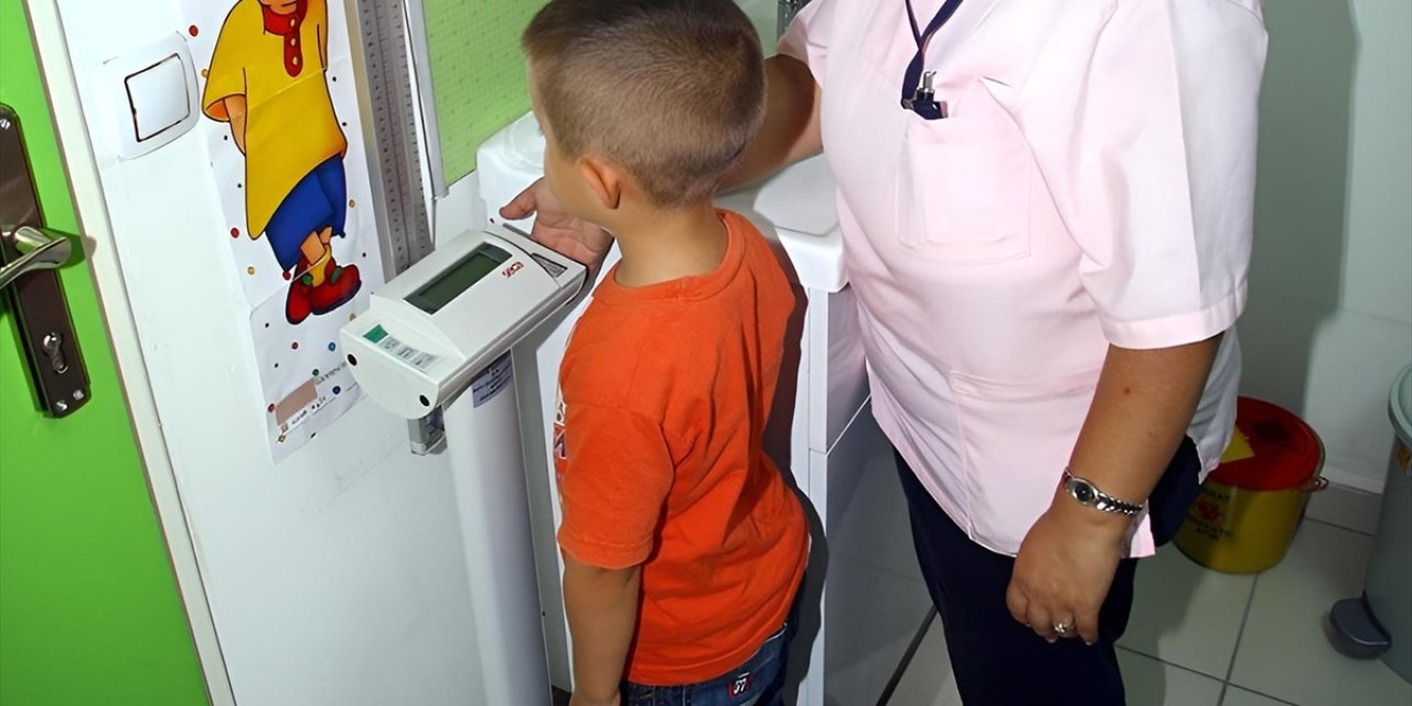 Türkiye'de Her 10 Çocuktan Biri Boy Kısalığı Sorunu Yaşıyor