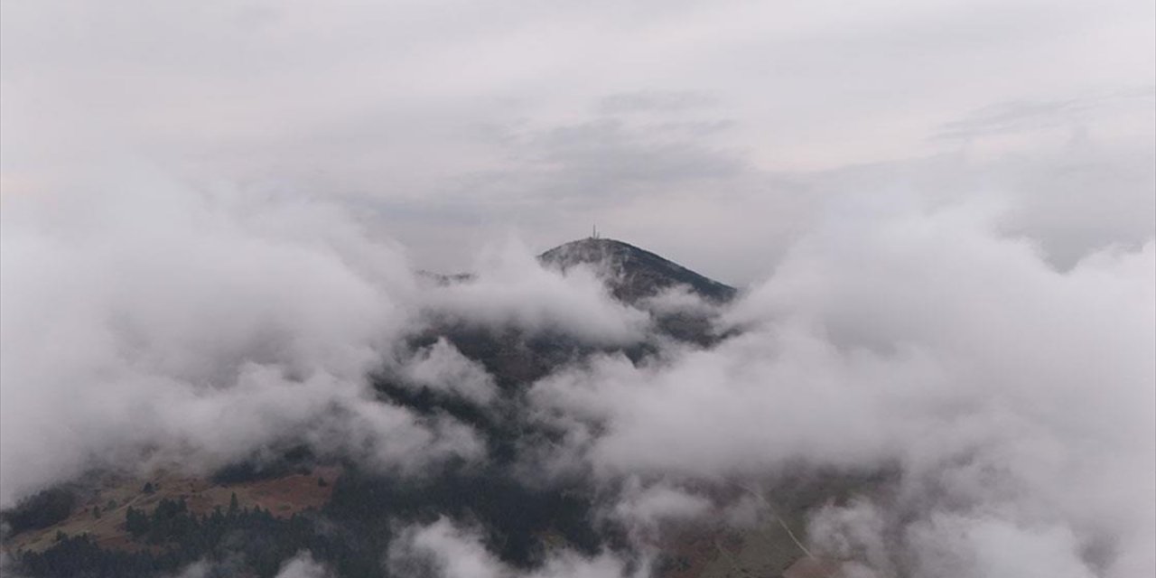 Samsun'da 1650 Rakımlı Dürtmen Dağı'ndaki "Sis Denizi" Dronla Görüntülendi