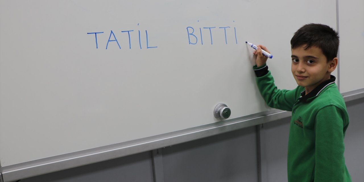 Okullarda Ara Tatil Uygulamasının Kaldırılması Değerlendirilecek