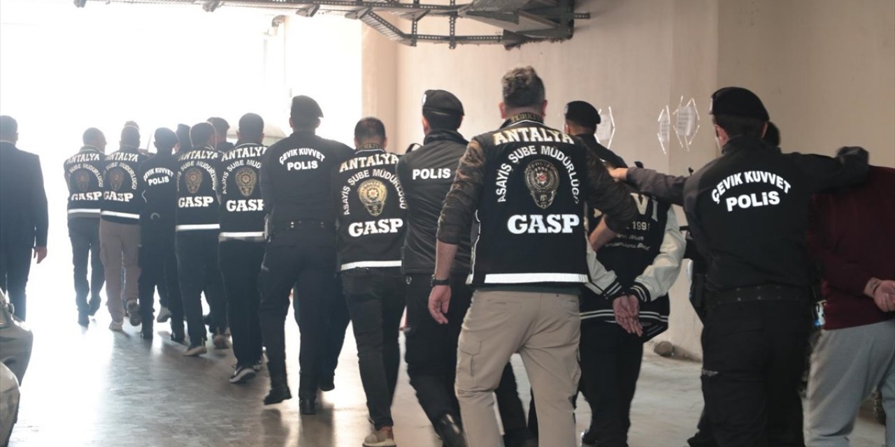 Sosyal Medyada "Buluşma Tuzağı" Kuran Dolandırıcılık Çetesi Çökertildi