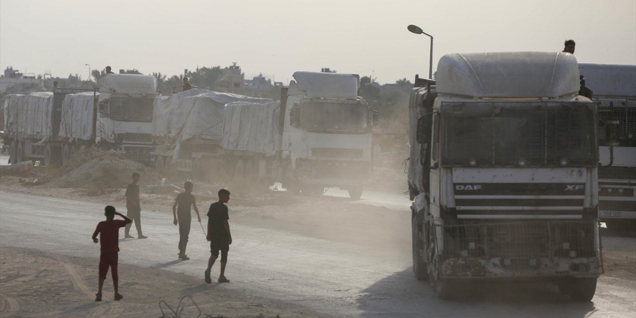 İsrail Gazze'ye Eğlence Amaçlı Ürünlerin Girişine İzin Verip İlaç Girişini Engelliyor