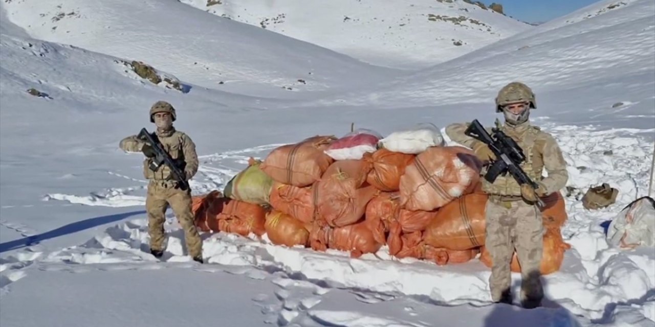 Hakkari'de 378 Kilogram, Ağrı'da 773 Litre Uyuşturucu Madde Ele Geçirildi