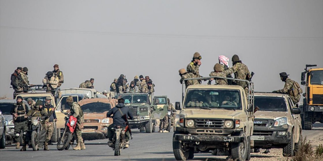 Suriyeli Muhaliflerin Devrimle Sonuçlanan Şam Yürüyüşü Bir Yıl Önce Bugün Başlamıştı