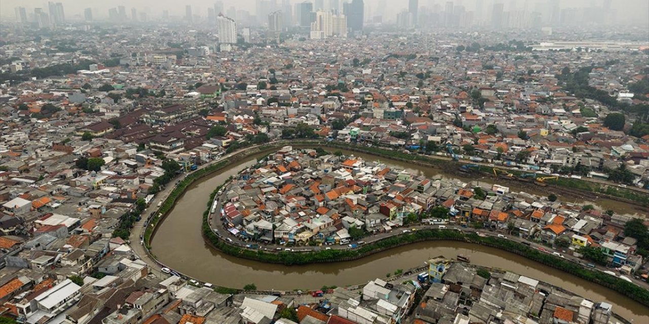 Endonezya'nın 42 Milyon Nüfuslu Başkenti Cakarta, Dünyanın En Kalabalık Şehri Oldu