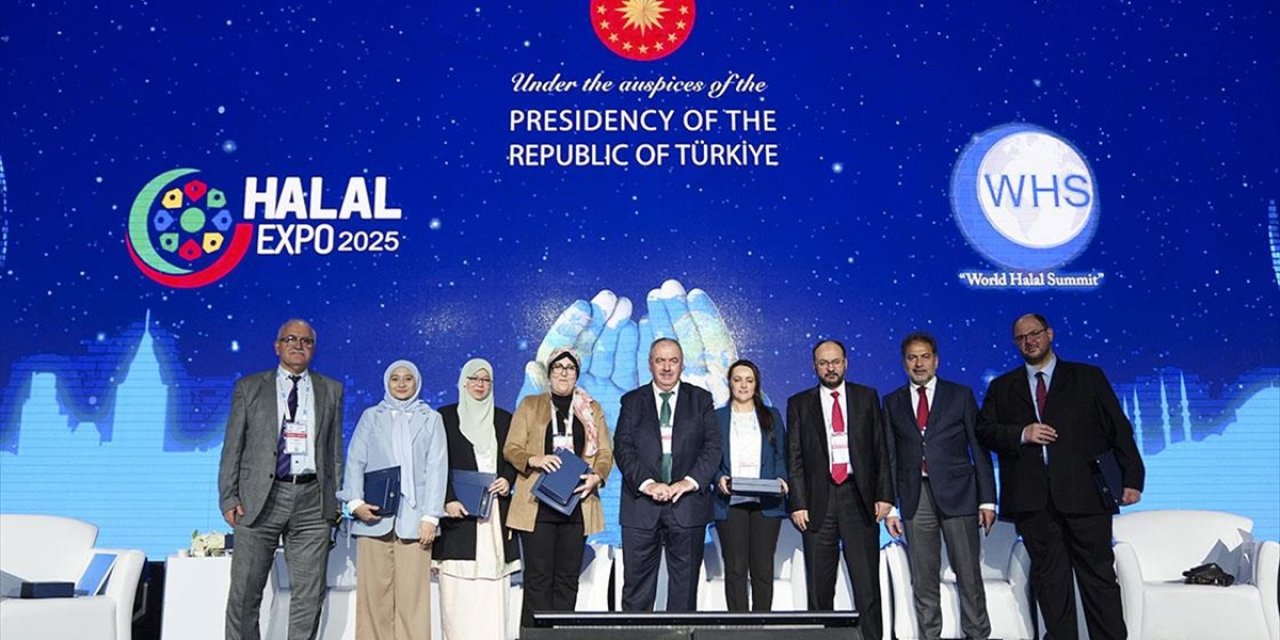 11. Dünya Helal Zirvesi Ve Helal Expo Uluslararası Ticaret Fuarı İkinci Gün Oturumlarıyla Devam Ediyor