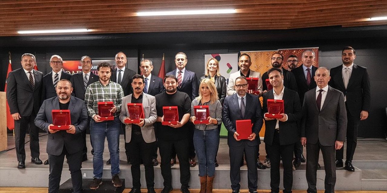 "İsmail Sarıkaya Sarı Kırmızı Kareler" Fotoğraf Yarışmasının Ödül Töreni Yapıldı