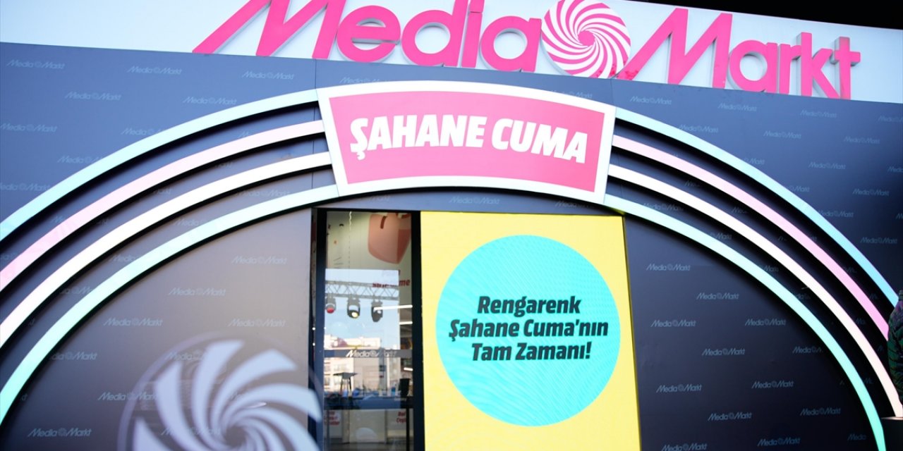 Mediamarkt Rengarenk Şahane Cuma Kampanyasını "Branda Yırtma" Etkinliğiyle Başlattı