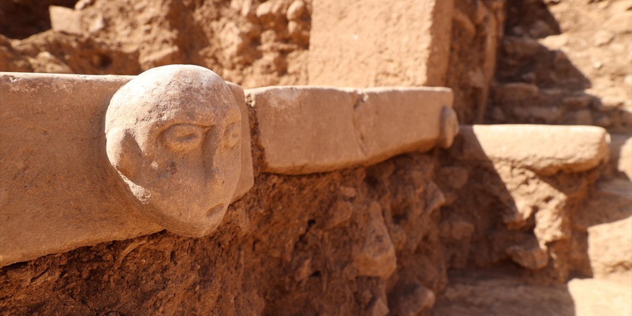 Sefertepe'deki Sanatsal Farklılık, Yaklaşık 10 Bin Yıllık İnsan Yüzü Kabartmalarıyla Ortaya Çıktı