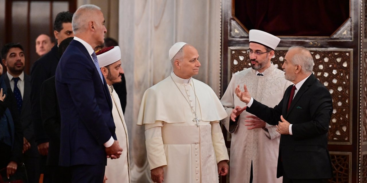 Vatikan Devlet Başkanı Papa 14. Leo, Sultanahmet Camisi'ni Ziyaret Etti