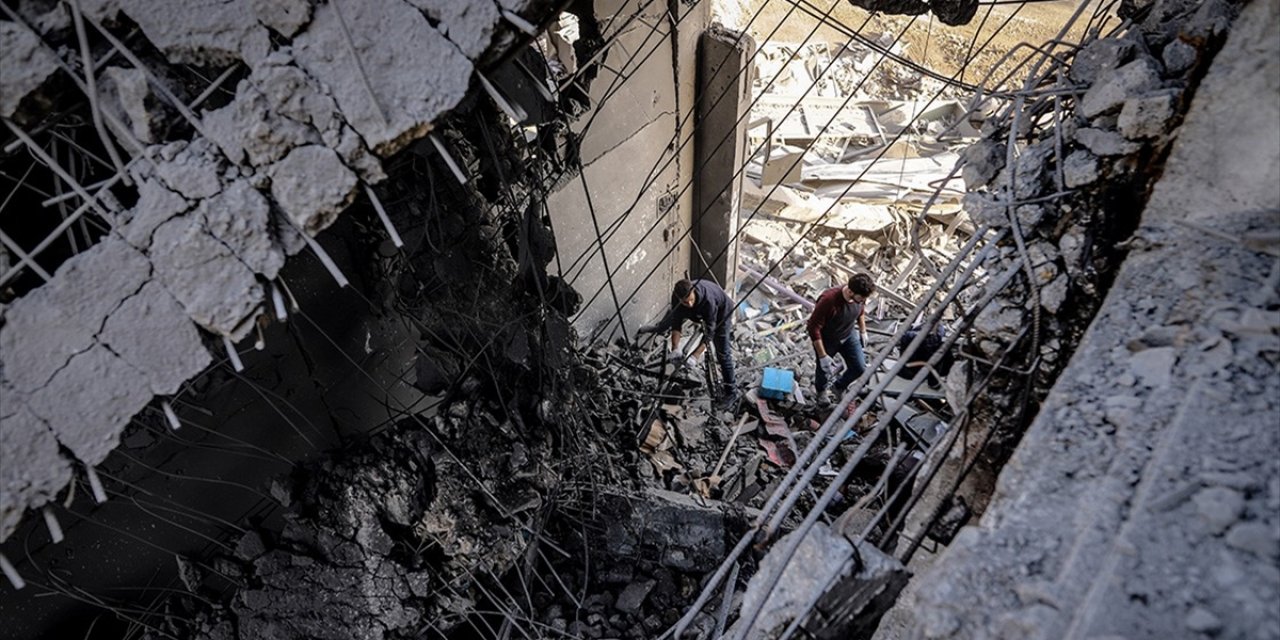 İsrail Ateşkese Rağmen, Gazze’nin Birçok Bölgesine Gece Boyunca Yoğun Saldırılar Düzenledi