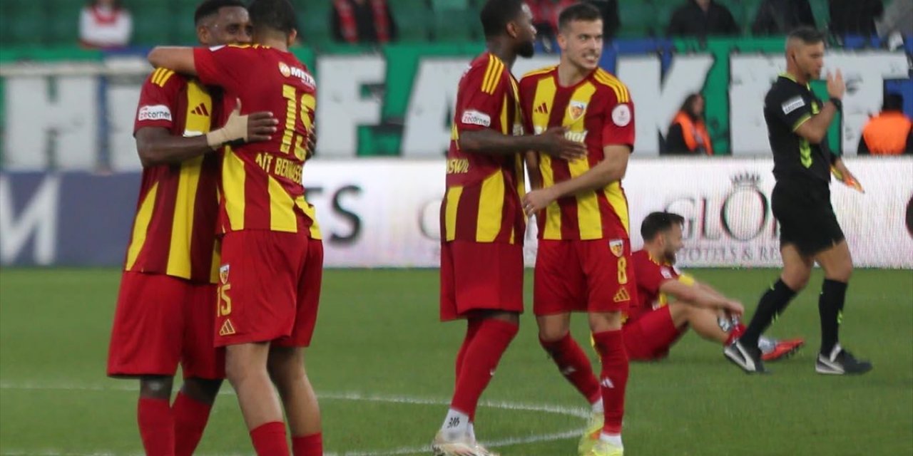 Kayserispor, Çaykur Rizespor'u Mağlup Etti