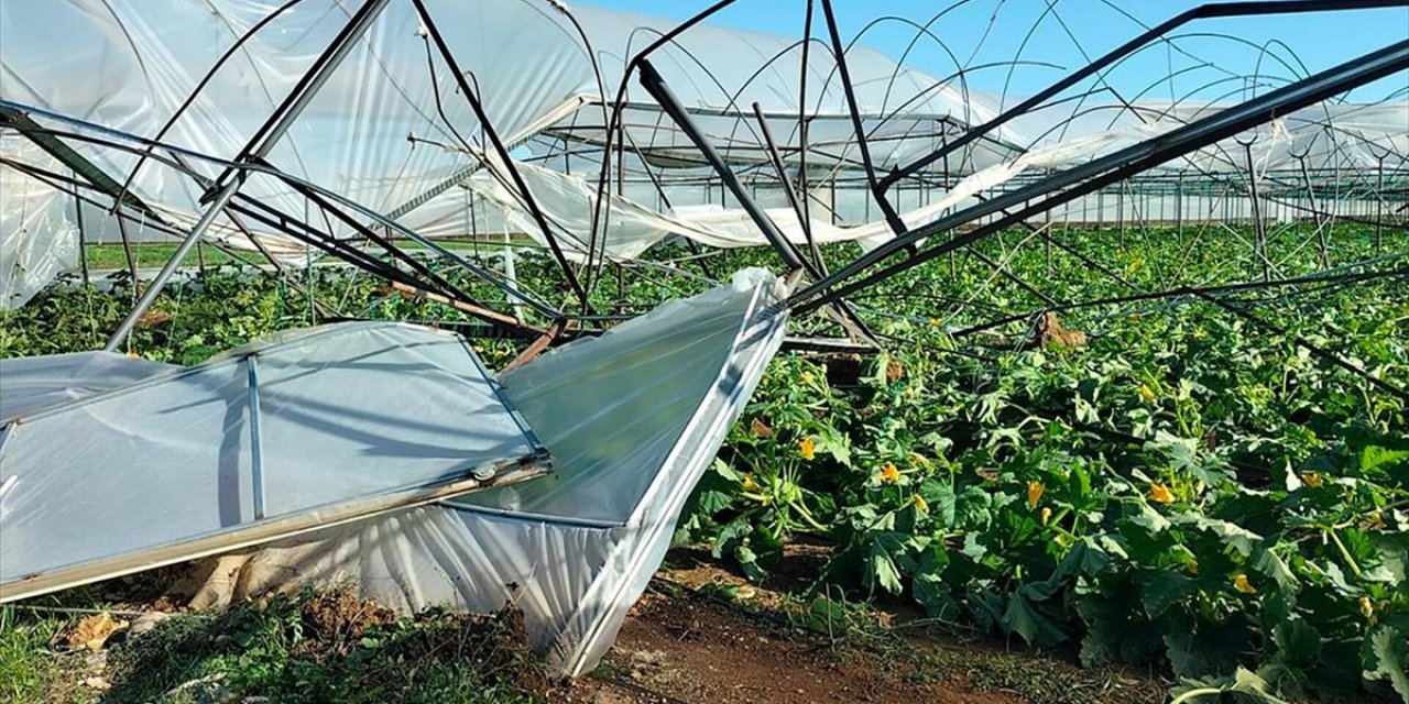 Antalya'nın Manavgat İlçesinde Hortum Nedeniyle 4 Sera Hasar Gördü