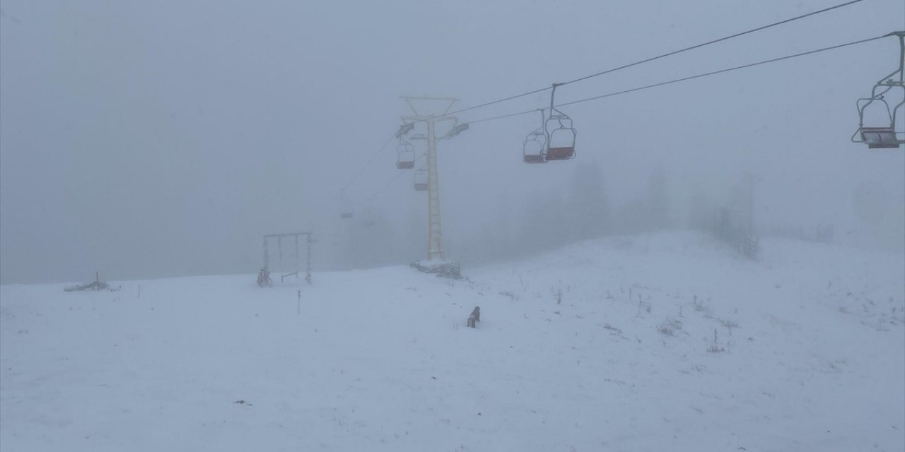Uludağ'da Kar Yağışı Etkili Oluyor