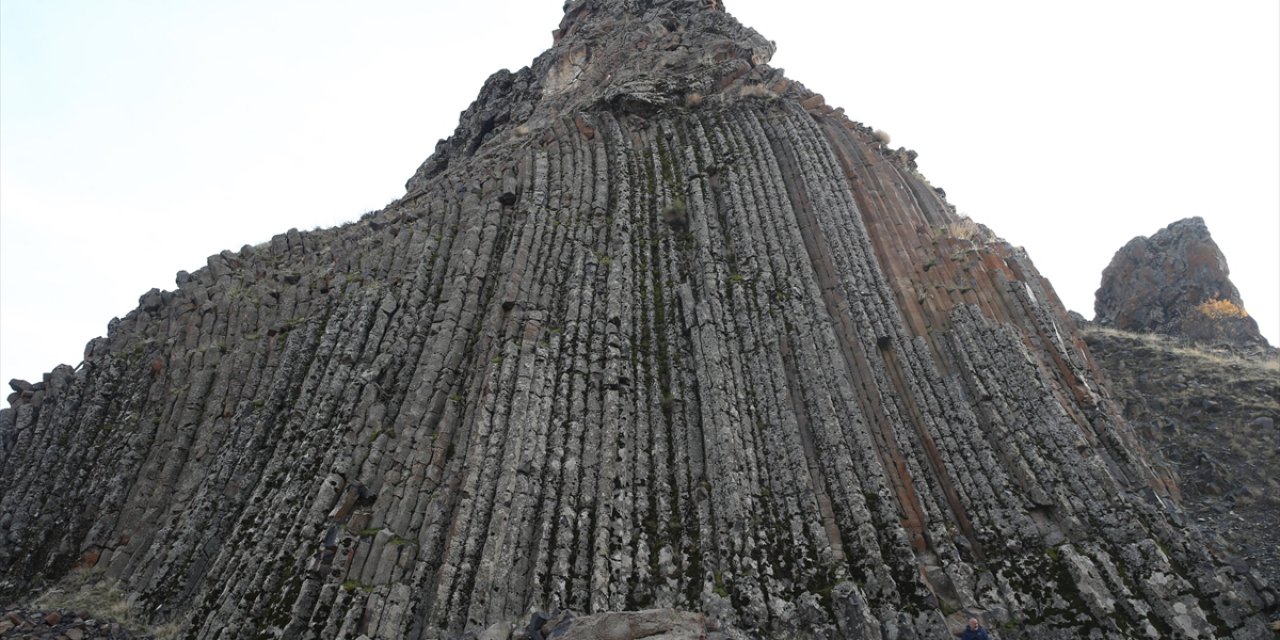 Muş'ta Tabiat Harikası Bazalt Sütunları Keşfedilmeyi Bekliyor