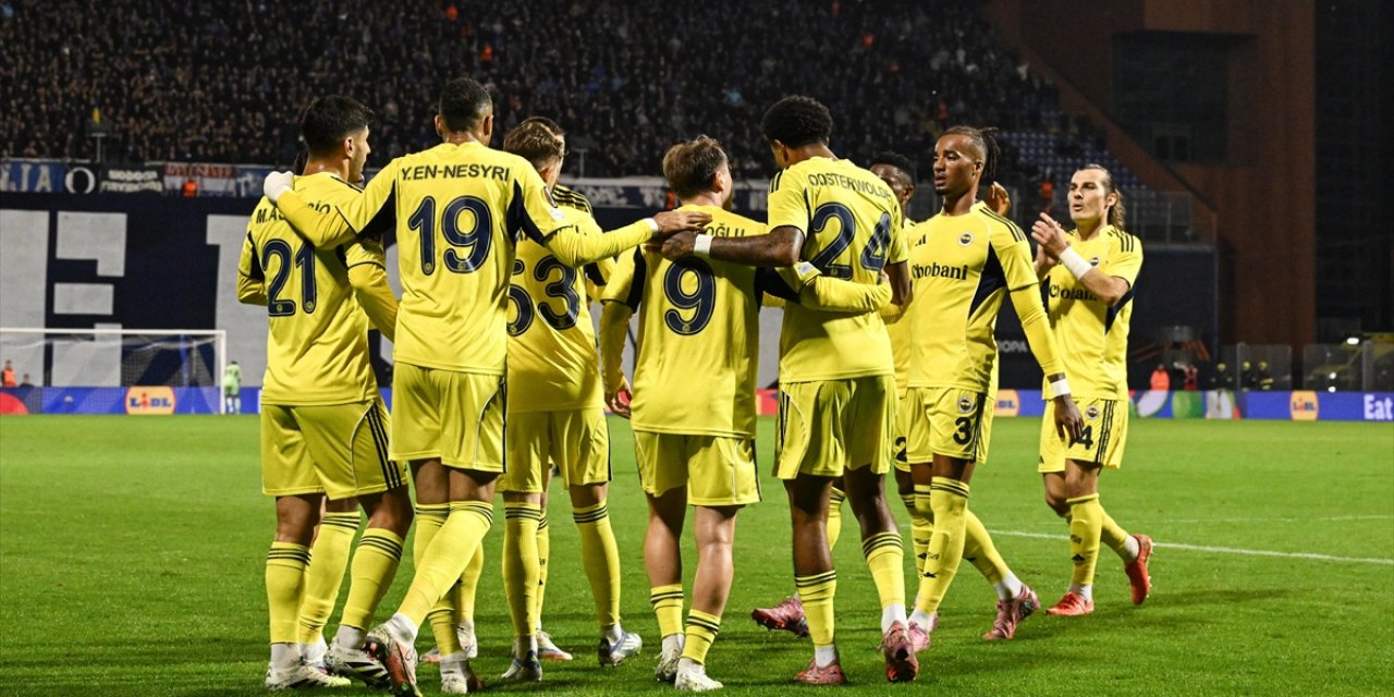 Fenerbahçe, Zirveyi Belirleyecek Derbide Bugün Galatasaray'ı Ağırlayacak