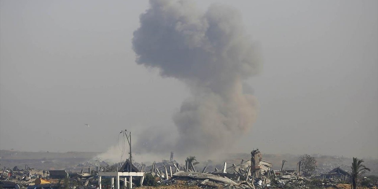 İsrail Ordusu, Gazze'nin Güneyini Topçu ve Helikopter Ateşiyle Vurdu