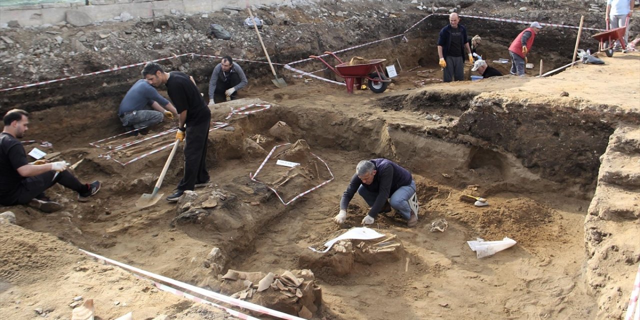 Her Yerinden Tarih Fışkıran Sinop'ta Tarihi Eserler Titizlikle Çıkarılıyor