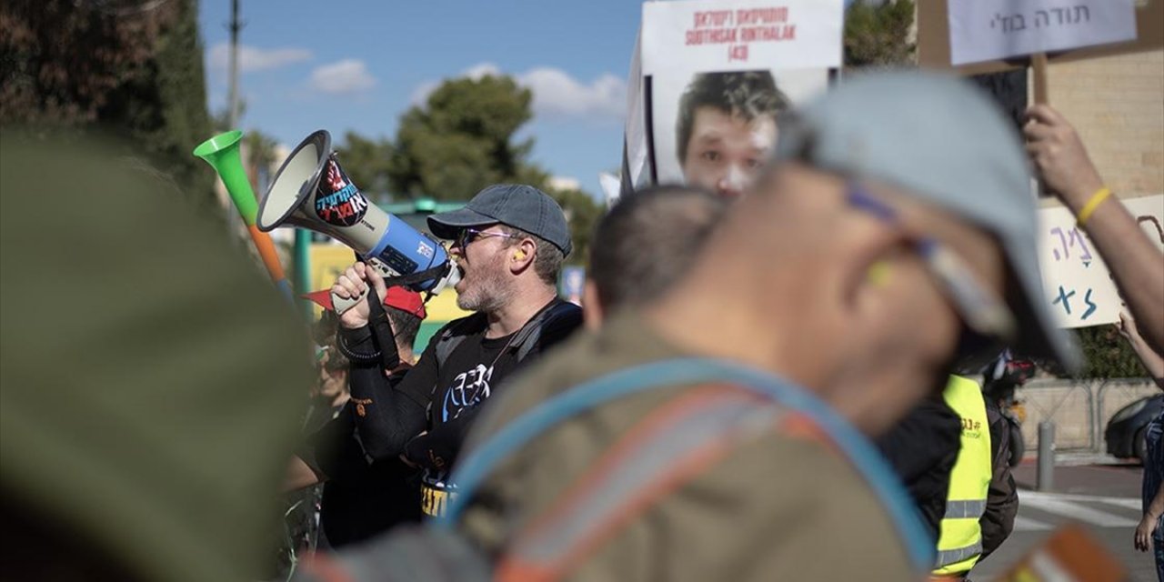 İsrail'de Başbakanlık ve Cumhurbaşkanlığı Konutları Önünde Netanyahu Karşıtı Gösteri