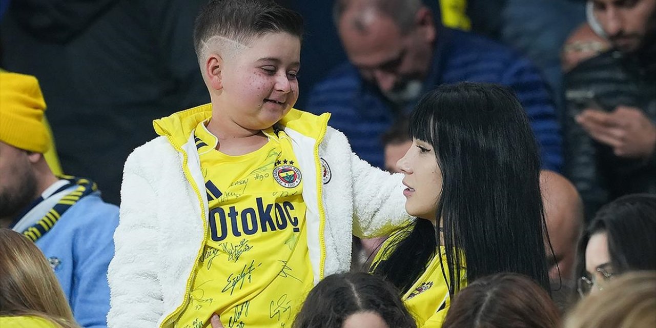 Lösemi Hastası Küçük Fenerbahçe Taraftarının Derbi İzleme Hayali Gerçek Oldu