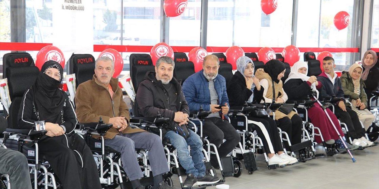 Batman'da Engellilere 40'ı Akülü 55 Tekerlekli Sandalye Dağıtıldı