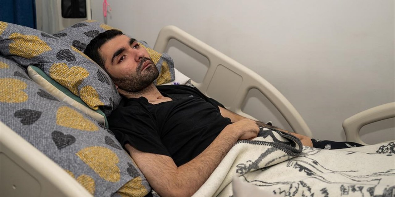 Trafik Kazasında Yatağa Bağımlı Hale Gelen Genç İçin Tedavi Umudu Sürüyor