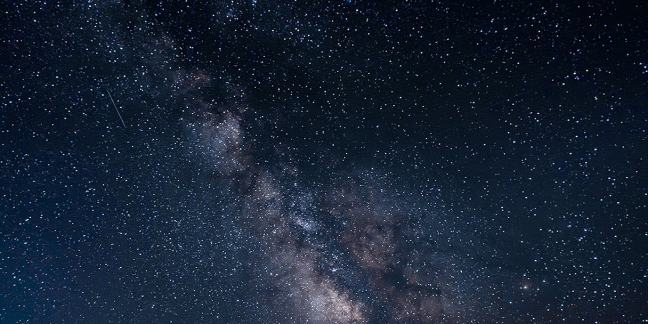 Bilim İnsanları, 12 Milyar Yıl Öncesine Ait Samanyolu Benzeri Dev Galaksi Keşfetti