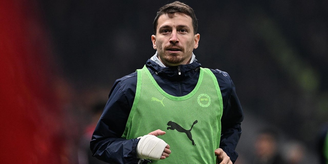 PFDK'den Fenerbahçeli Futbolcu Mert Hakan Yandaş'a 3 Maç Men Cezası