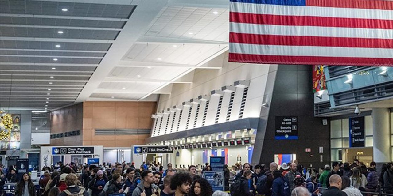 ABD, Seyahat Yasağı Uygulanacak Ülke Sayısını 30'un Üstüne Çıkarmayı Planlıyor