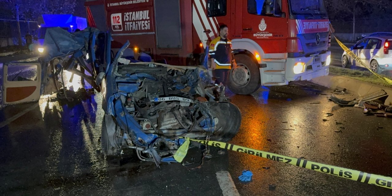 Başakşehir'de Zincirleme Trafik Kazasında 2 Kişi Öldü, 5 Kişi Yaralandı