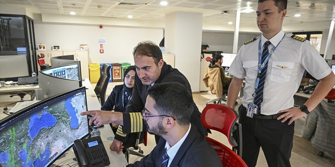 Uçaklar, Havacılığın "Yer Pilotları" Dispatcherlerin Kontrolünden Geçmeden Uçmuyor