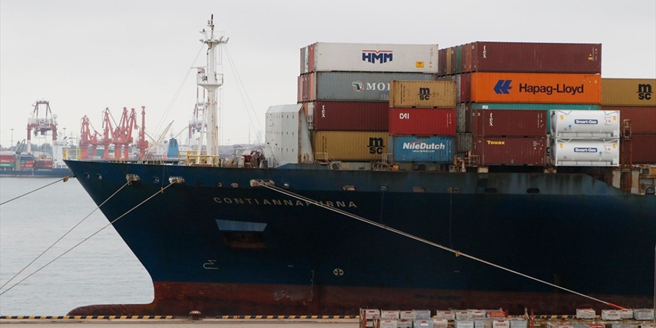 Çin'in Ticaret Fazlası İlk Kez 1 Trilyon Doları Aştı