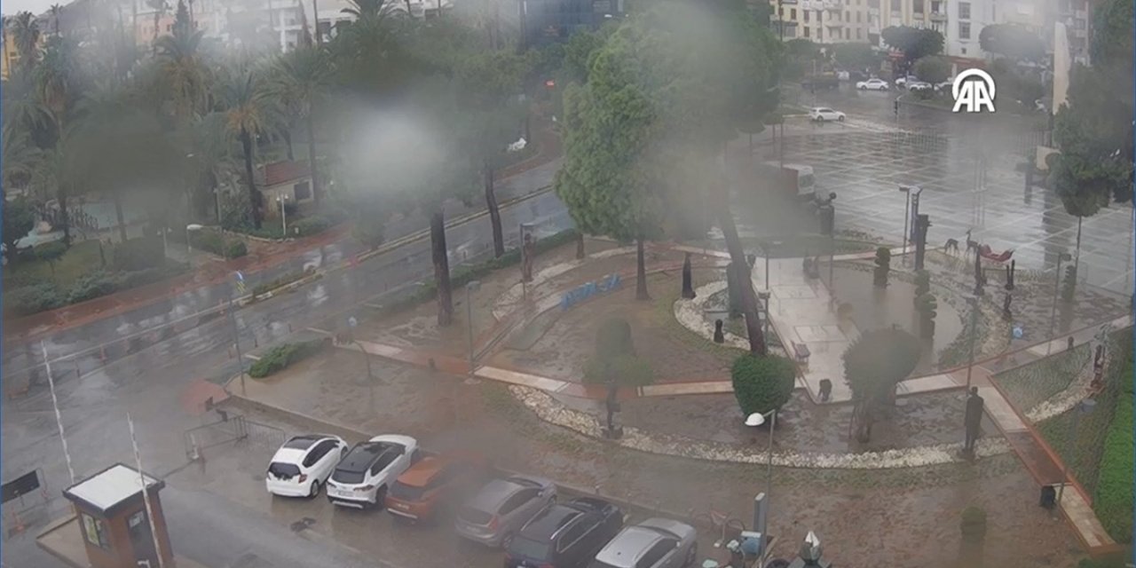 Antalya'da 4,9 Büyüklüğünde Deprem