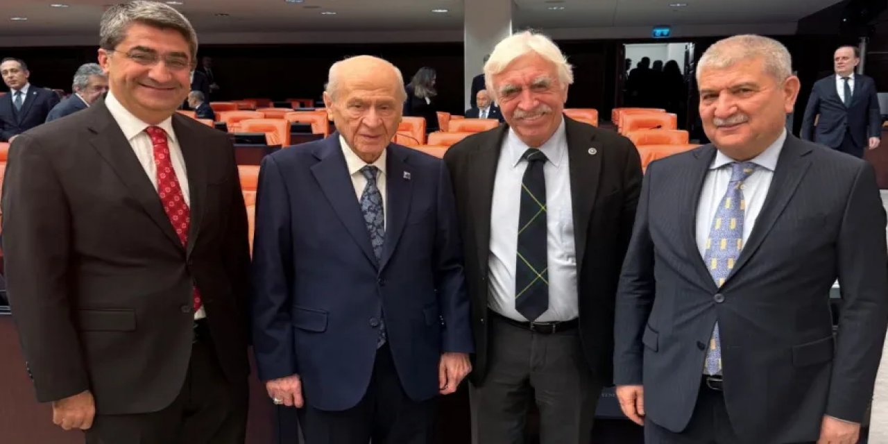 Bahçeli ve DEM Partili İsim Birlikte Fotoğraf Verdi! ‘Sürece İlişkin Güzel Sinyaller Var…’