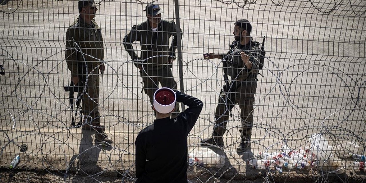Devrimin Ardından Komşu Ülkelerle Yeni Sayfa Açan Suriye, İsrail'in Şiddetli Saldırı Ve İşgaline Maruz Kaldı