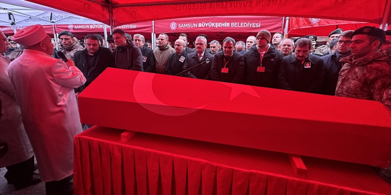 İstanbul'da Narkotik Operasyonunda Şehit Olan Polis Memuru Albayrak Memleketi Samsun'da Defnedildi