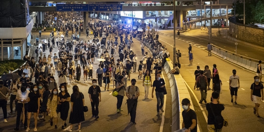 Hong Kong'da Protestolar Sürüyor