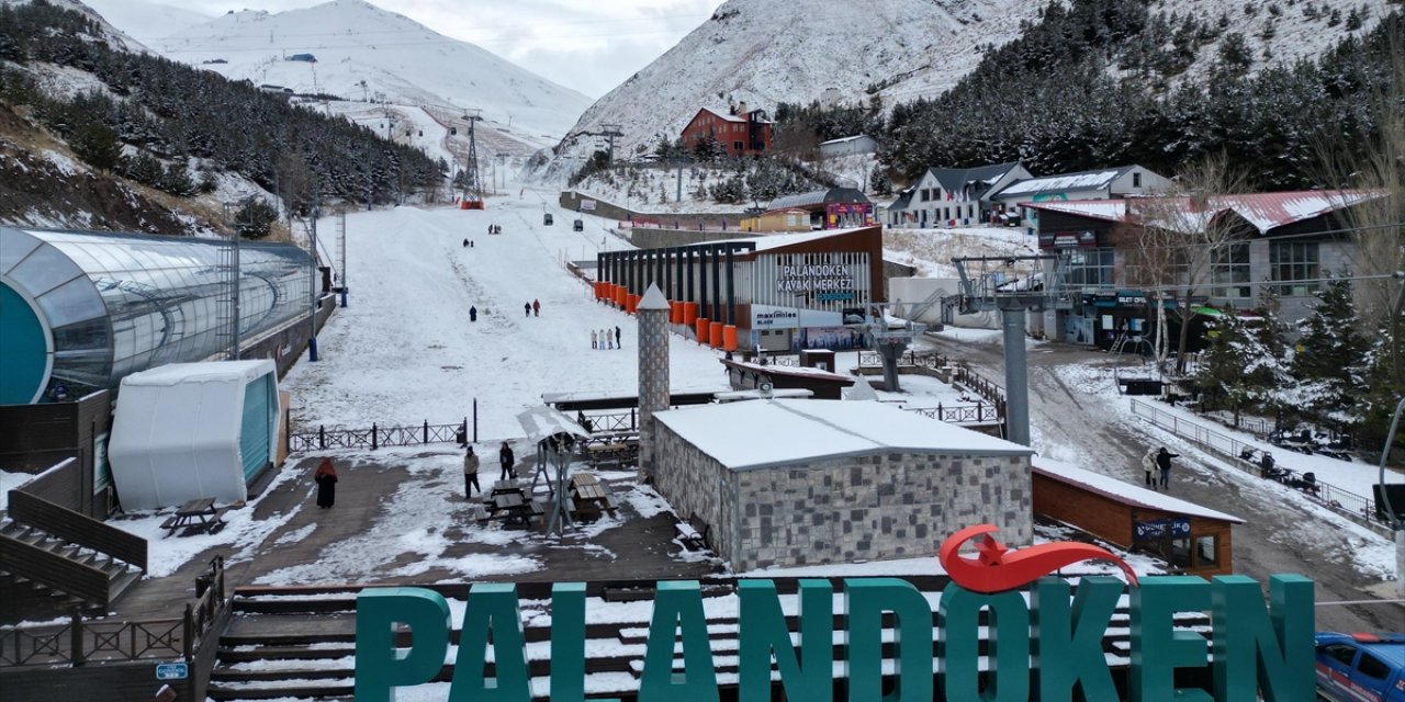 Depolanan Kar ve Suni Karlamayla Palandöken'de Kayak Heyecanı Başlıyor