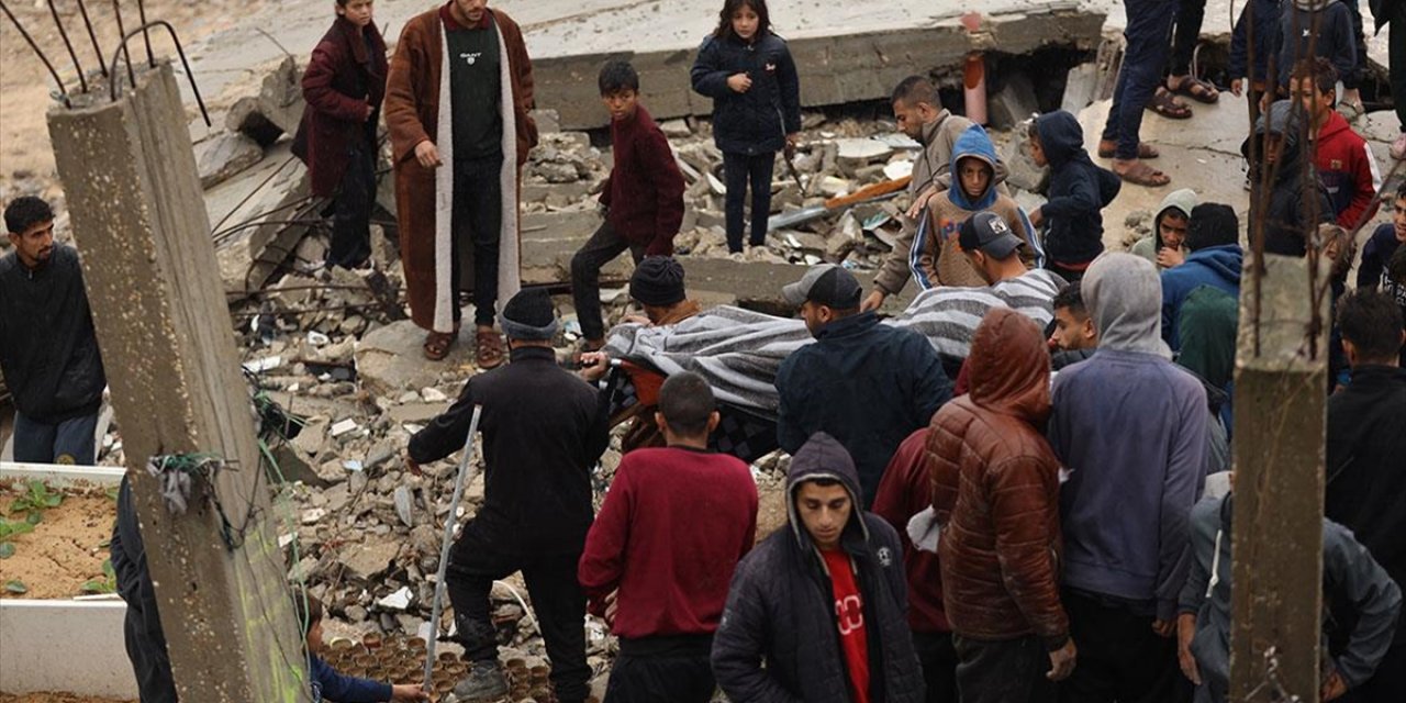 Gazze'de Şiddetli Yağış Nedeniyle Hasarlı Yapılar Çöktü, 3 Filistinli Daha Hayatını Kaybetti