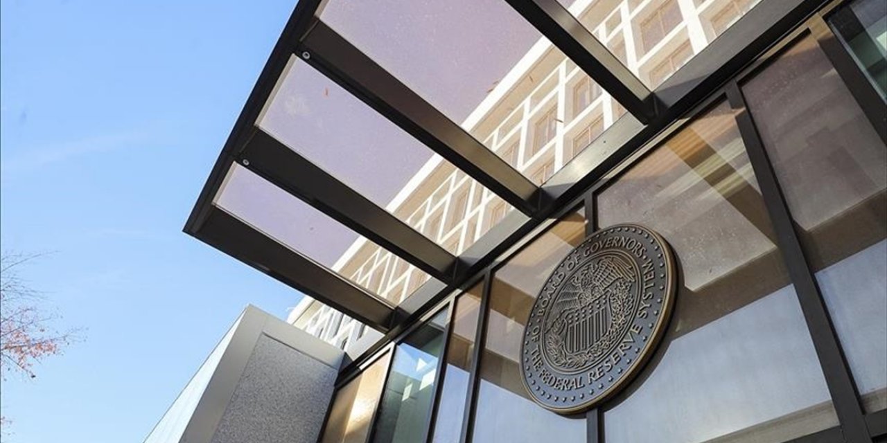 Fed Yetkilileri Goolsbee ve Schmid, Faiz İndirimine Neden Karşı Çıktıklarını Açıkladı