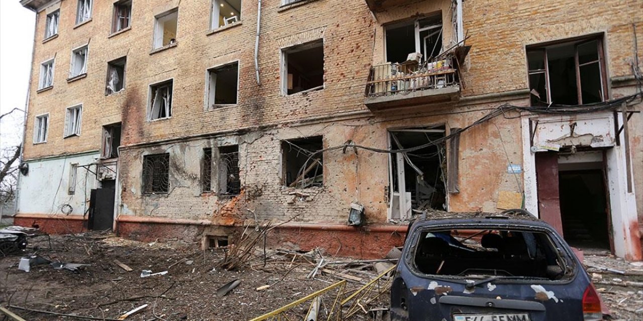 Zelenskiy, Rusya'nın 30 Füze ve 450'den Fazla İha İle Saldırı Düzenlediğini Bildirdi